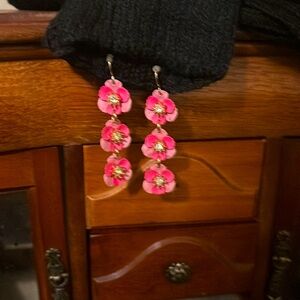 Two tone pink dangle like flower earrings